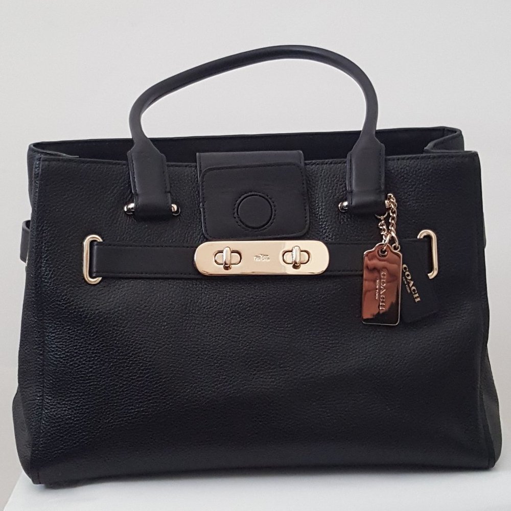 Women's Coach Leather Tote Handbag Purse Color Black! Like New H- 9” W- 13” D-5”